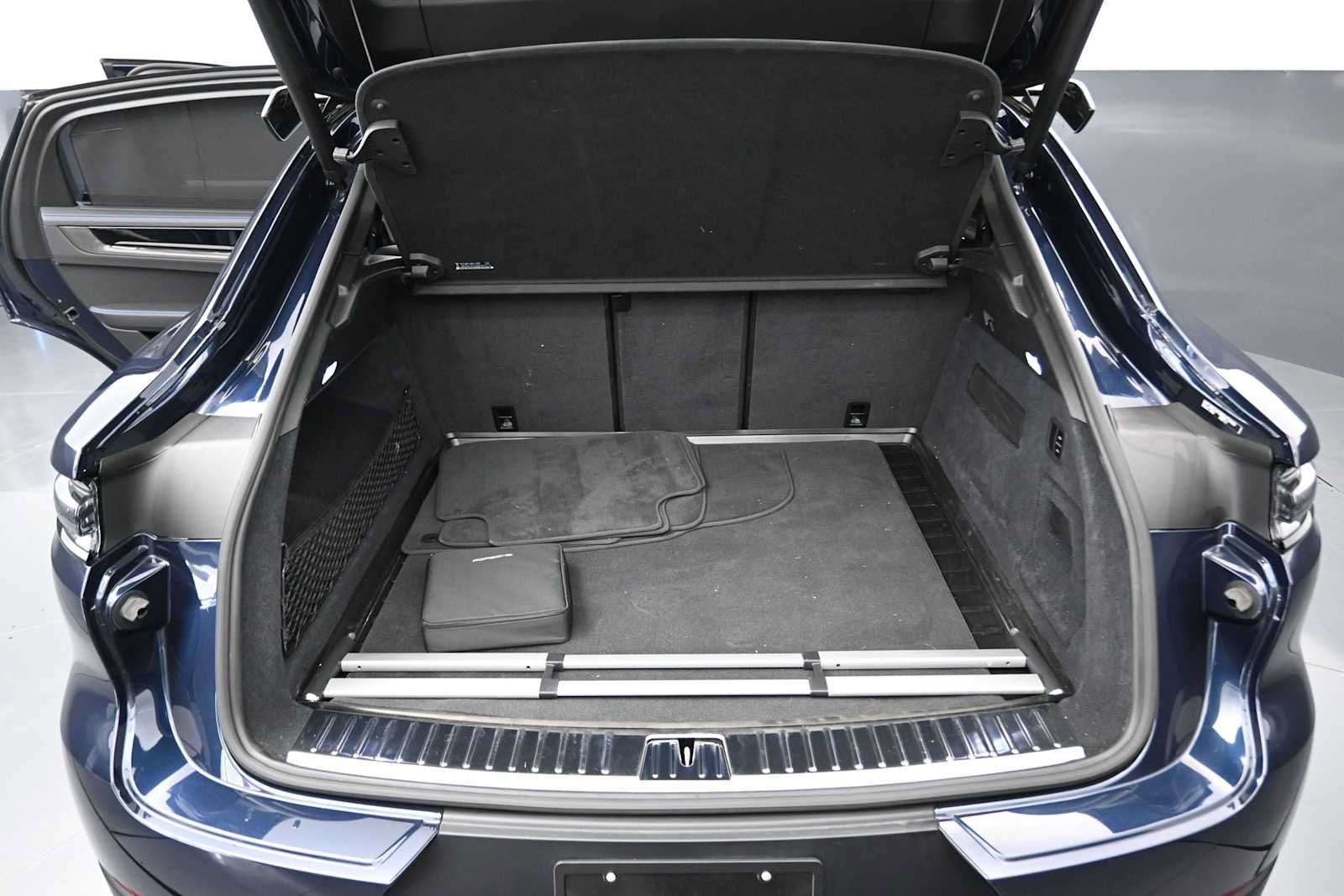 Certified 2024 Porsche Cayenne Turbo GT AWD/4WD image 20