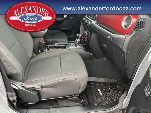 Used 2020 Jeep Gladiator Rubicon image 18