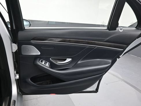 Used 2016 Mercedes-Benz S 550 4MATIC Sedan image 41