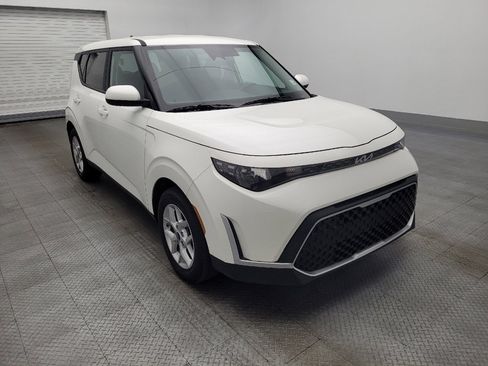Used 2025 Kia Soul LX w/ LX Technology Package FWD image 13