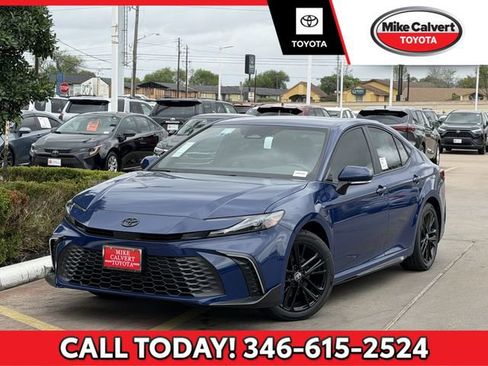 Used 2026 Toyota Camry SE image 1