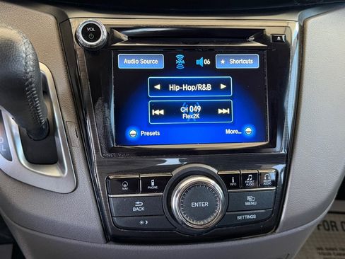 Used 2016 Honda Odyssey Touring Elite image 15