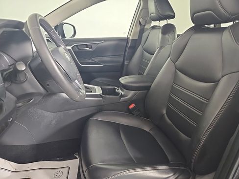 Used 2024 Toyota RAV4 XLE Premium FWD image 8