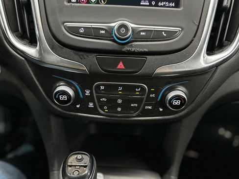 Used 2020 Chevrolet Equinox LT image 25