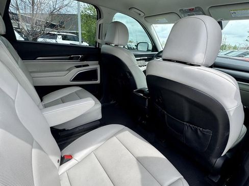 Used 2024 Kia Telluride S image 15