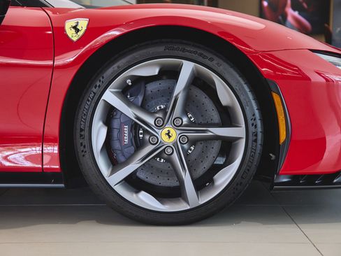 Used 2022 Ferrari SF90 Stradale image 39