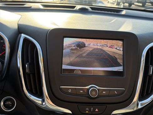 Used 2022 Chevrolet Equinox LT image 24