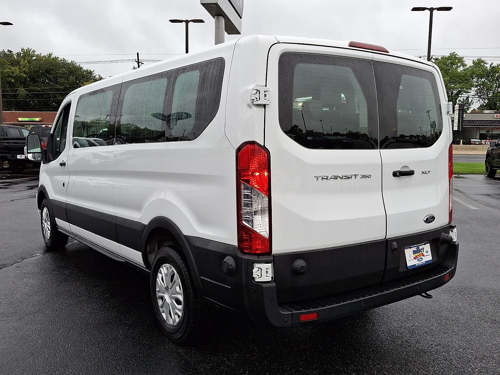 Used 2024 Ford Transit 350 XLT RWD image 4