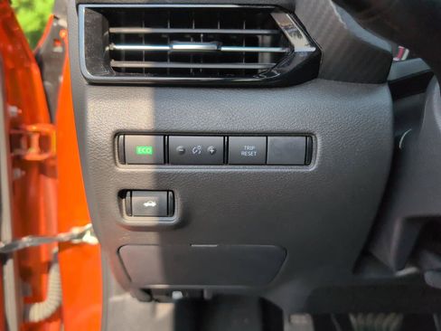 Used 2025 Nissan Sentra SR FWD image 28