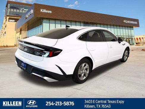 Used 2025 Hyundai Sonata SE image 9
