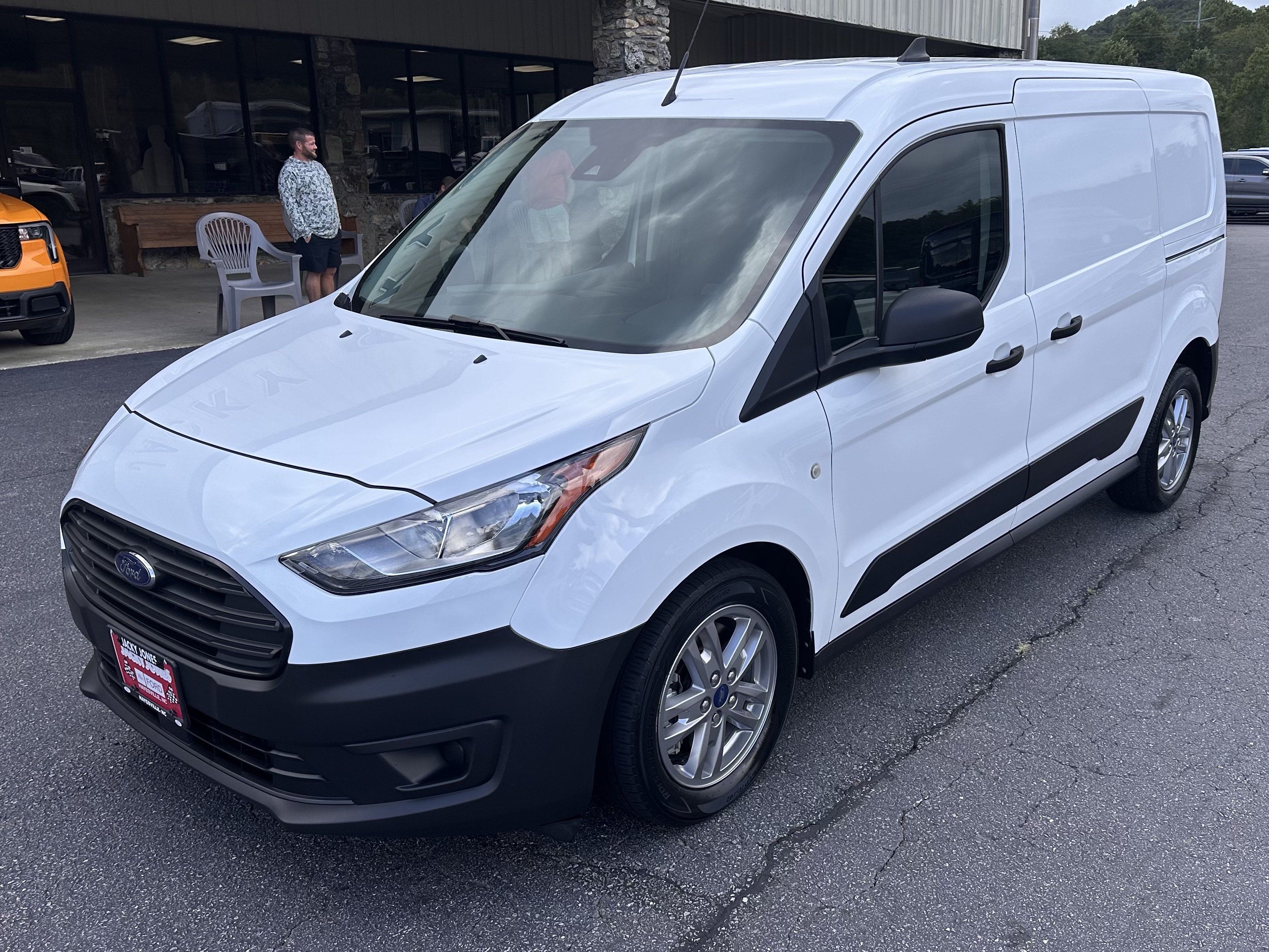 Certified 2023 Ford Transit Connect XL FWD image 2