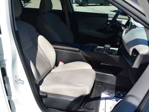 Used 2023 Nissan Rogue SV image 18