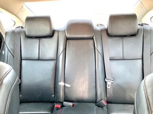 Used 2013 Toyota Avalon Limited w/ Technology Pkg FWD image 19