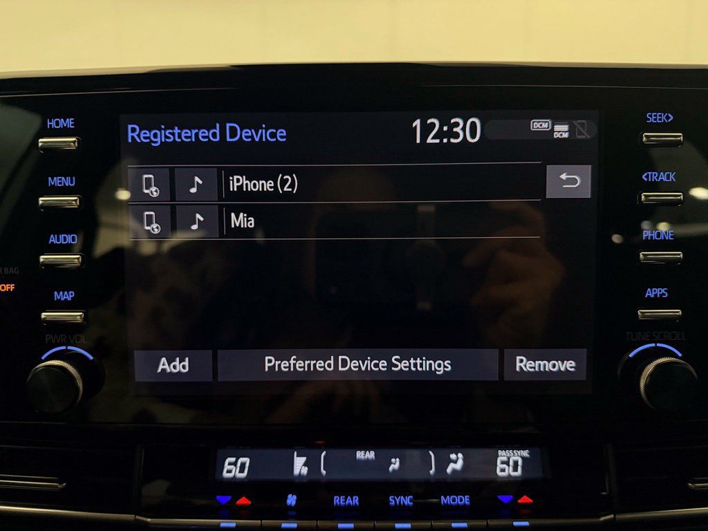 Used 2021 Toyota Sienna XSE FWD image 27