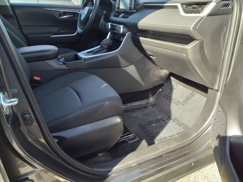 Certified 2022 Toyota RAV4 XLE image 9