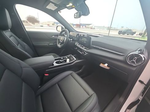 New 2026 Chevrolet Equinox LT w/ Convenience Package II image 18