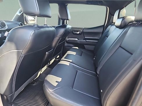 Used 2022 Toyota Tacoma Limited image 29