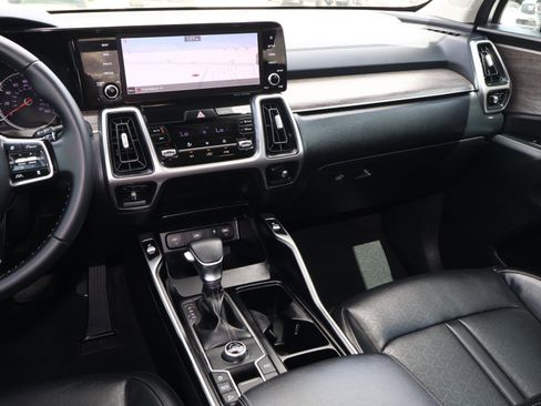 Used 2022 Kia Sorento EX FWD image 11