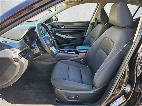 Used 2024 Nissan Altima 2.5 SV FWD image 20