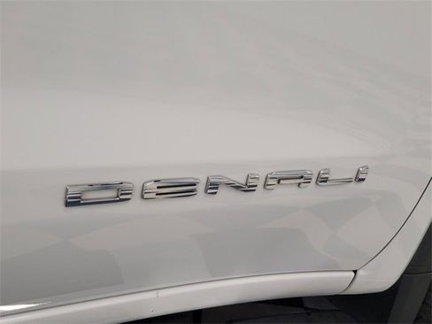 Used 2023 GMC Sierra 1500 Denali image 9