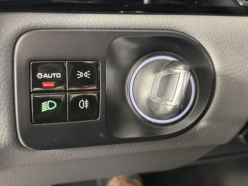 Used 2020 Porsche Cayenne image 22