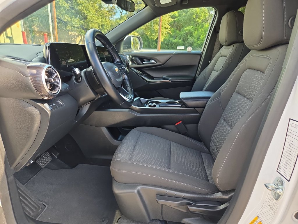Used 2026 Chevrolet Equinox LT FWD image 25