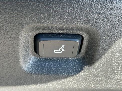 Certified 2025 Toyota Tacoma TRD Sport AWD/4WD image 21