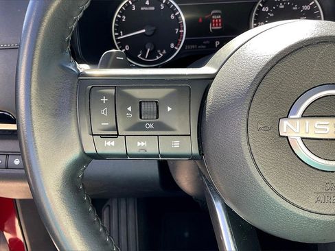 Used 2024 Nissan Pathfinder SV image 17