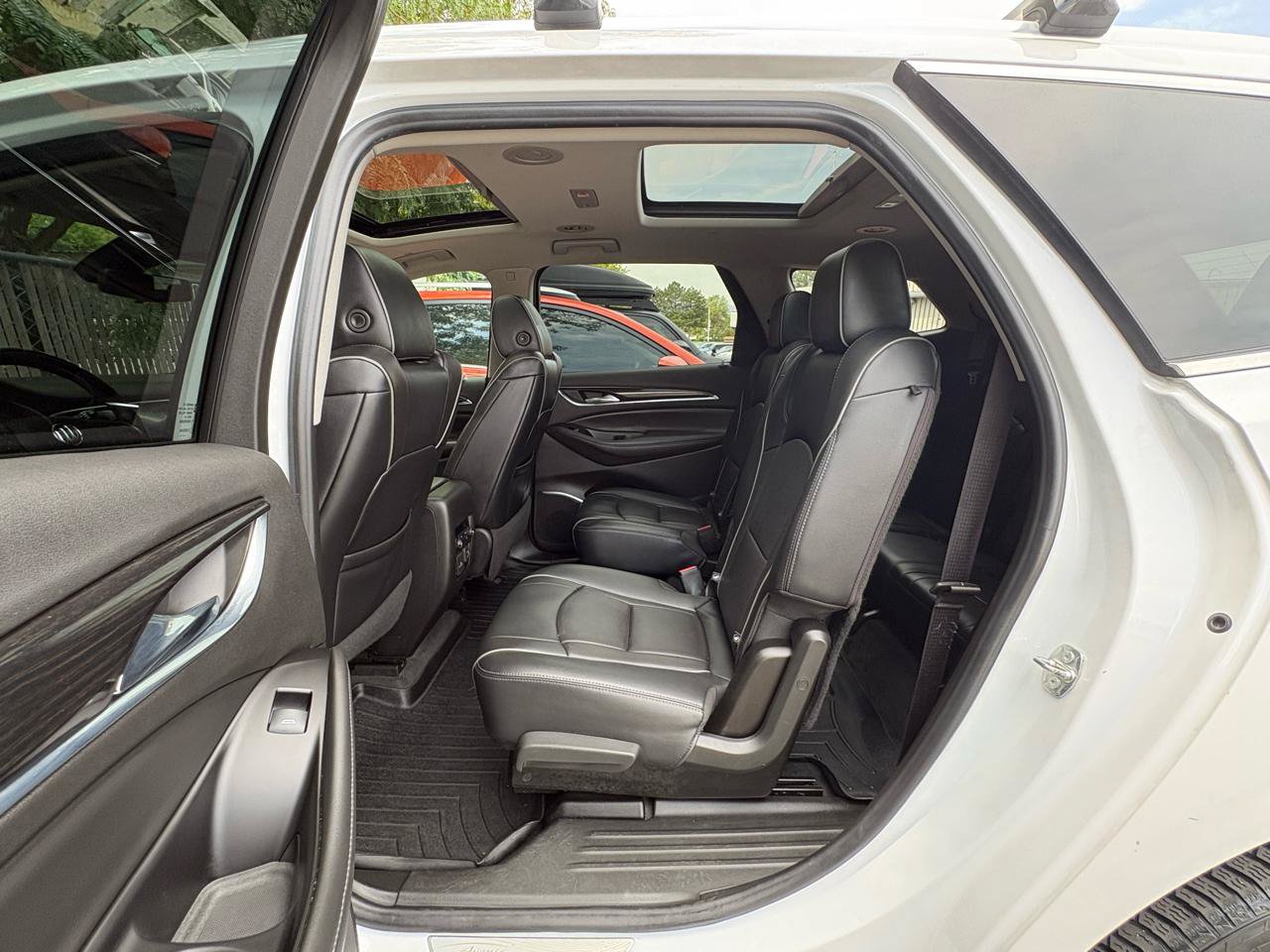 Used 2019 Buick Enclave Avenir w/ Avenir Technology Package AWD/4WD image 16