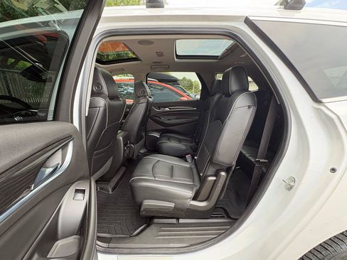 Used 2019 Buick Enclave Avenir w/ Avenir Technology Package AWD/4WD image 16