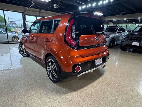 Used 2018 Kia Soul ! w/ Tech Package FWD image 5