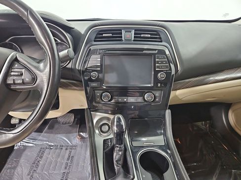 Used 2017 Nissan Maxima Platinum image 18