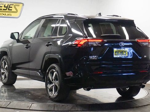 Used 2024 Toyota RAV4 SE image 2