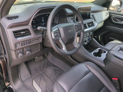 Used 2024 Chevrolet Tahoe Z71 w/ Luxury Package AWD/4WD image 16
