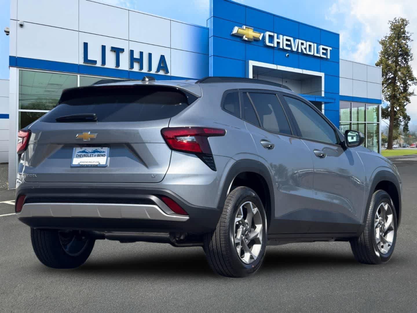 New 2026 Chevrolet Trax LT FWD image 2