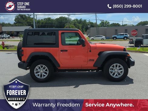 Used 2023 Jeep Wrangler Sport AWD/4WD image 8