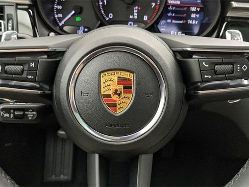 Used 2022 Porsche Macan image 51