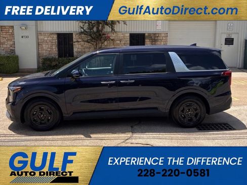Used 2025 Kia Carnival FWD image 4