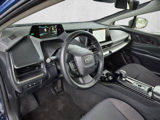 Certified 2025 Toyota Prius LE FWD image 10