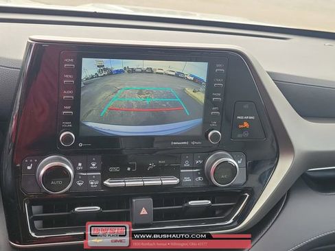 Used 2021 Toyota Highlander XLE image 30