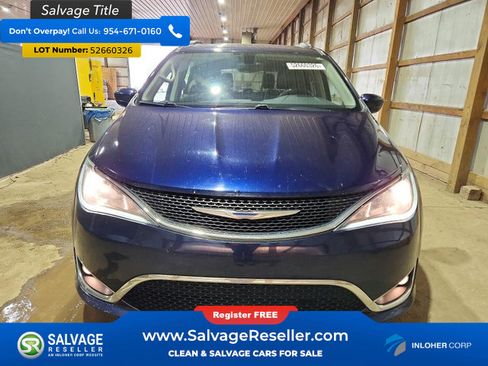 Used 2018 Chrysler Pacifica Touring-L FWD image 7