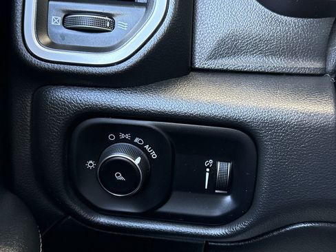 Used 2022 RAM 2500 Big Horn w/ Cold Weather Group image 16