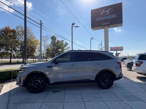 Used 2022 Kia Sorento SX image 4