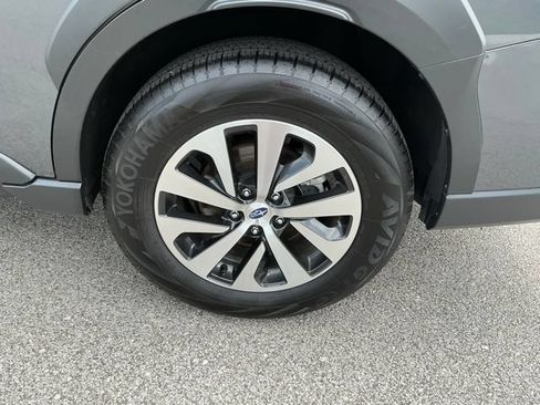 Certified 2025 Subaru Outback Premium AWD/4WD image 9