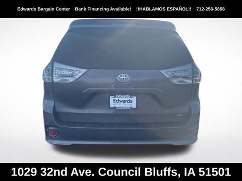 Used 2015 Toyota Sienna SE FWD image 4