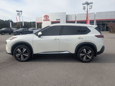 Used 2023 Nissan Rogue SL w/ SL Premium Package image 6