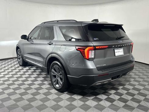 Used 2025 Ford Explorer Active w/ Active Comfort Package AWD/4WD image 5