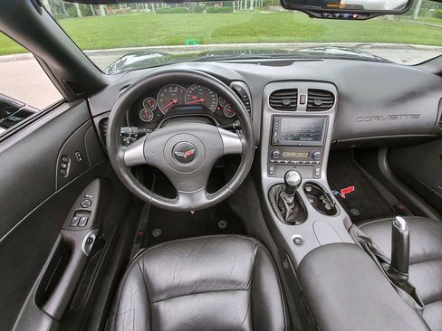 Used 2006 Chevrolet Corvette Convertible w/ Preferred Equipment Group RWD image 7