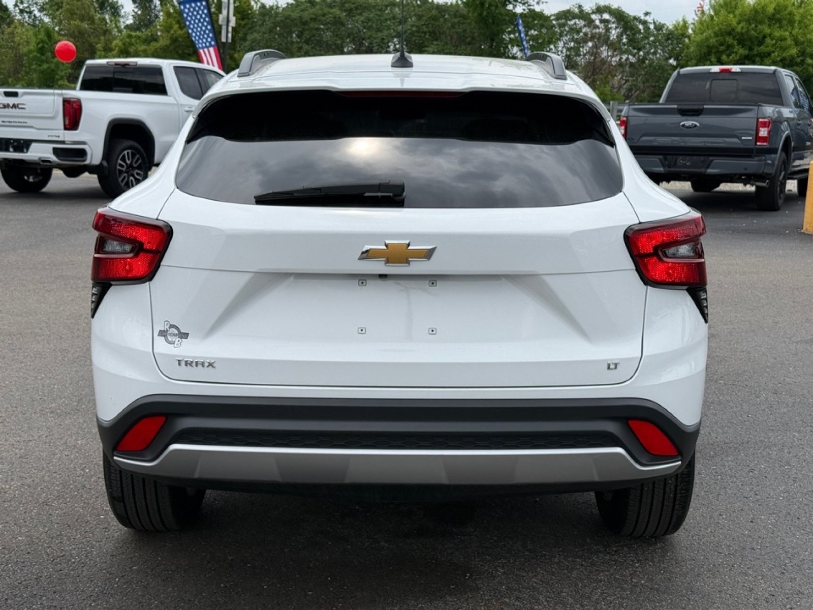 Used 2025 Chevrolet Trax LT w/ LT Convenience Package FWD image 7