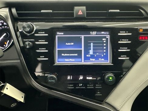 Used 2019 Toyota Camry SE image 26